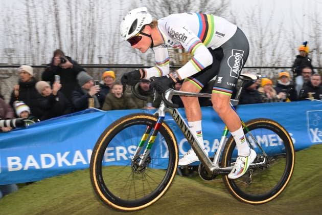 Dutch Mathieu Van Der Poel pictured in action during the men s elite race of the Azencross, the fifth stage in the DVV Trofee (out of eight), Monday 29 December 2025, in Loenhout. DAVIDxPINTENS  x152125529x