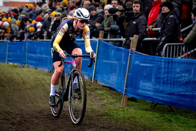 Jamie de Beer TWC HET SNELLE WIEL BESTRONICS during the XÂ²O Badkamers Trofee 2025 WOMEN in LOENHOUT, Belgium on 29 december 2025, photo by Marcel van Dorst EYE4images DeFodi Images