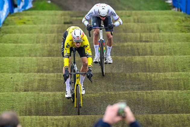 X2O Badkamers Trofee 2025-2026 Loenhout LOENHOUT, BELGIUM - DECEMBER 29 : Van Aert Wout (BEL) of Visma Lease A Bike and Van Der Poel Mathieu (NED) of Alpecin-Deceuninck in action during the 5th leg of the Azencross X2O Badkamers Trofee 2025-2026 a cyclocross race for Men Elite on December 29, 2025 in Loenhout, Belgium, 29 12 2025 ( Loenhout Belgium  Copyright: xNicoxVereeckenx