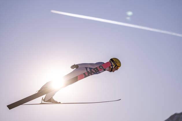 OBERSTDORF, DEUTSCHLAND: 74. Vierschanzentournee: Viessmann FIS Skisprung Weltcup - Probedurchgang Großschanze am 29.12.2025 in der Skisprung Arena in Oberstdorf. Niko Kytosaho aus Finnland in Aktion. *** OBERSTDORF, GERMANY 74 Four Hills Tournament Viessmann FIS Ski Jumping World Cup trial round large hill on 29 12 2025 in the ski jumping arena in Oberstdorf Niko Kytosaho from Finland in action