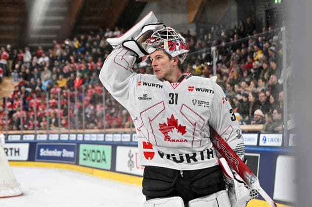 DAVOS, SWITZERLAND DECEMBER 29 goalkeeper Connor Hughes of Team Canada focus during the Spengler Cup Davos match between HC Sparta Praha v Team Canada at Zondacrypto Arena on December 29, 2025 in Davos, Switzerland Davos Graubunden Switzerland Copyright: xJustPictures.ch AndreaxBrancax jp-en-EuSpIm-AB_29122025_AAB_5220