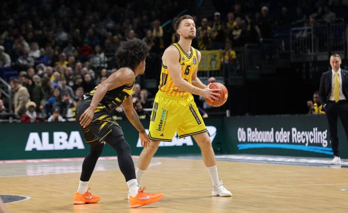 Tray Buchanan, Martin Hermannsson on the ball duel Game scene Action Sport Basketball BBL Bundesliga Men 1 Matchday Season 2025 2026 29 12 2025 ALBA Berlin vs MHP Riesen Ludwigsburg