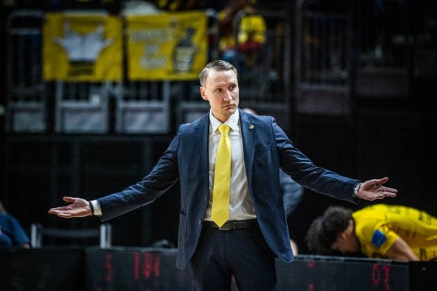 Basketball Berlin 29 12 2025 Season 2025 2026 EasyCredit BBL 1 Bundesliga Men, Men Alba Berlin MHP RIESEN Ludwigsburg Mikko Riipinen Ludwigsburg, Coach