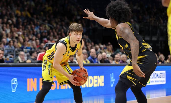 Bennet Hundt on the ball, Stef Smith duel Game scene Action Sport Basketball BBL Bundesliga Men 1 Matchday Season 2025 2026 29 12 2025 ALBA Berlin vs MHP Riesen Ludwigsburg