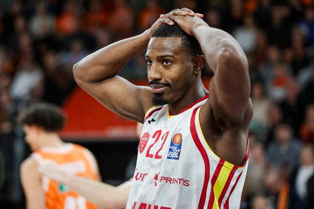 In the picture disappointment at Johnathan Stove Wuerzburg Baskets, 22 29 12 2025, ratiopharm Ulm Fitness First Wuerzburg Baskets, easyCredit BBL, Matchday 13, Germany, Ulm, ratiopharm Arena, Copyright: HMBxMedia xJulienxBecker