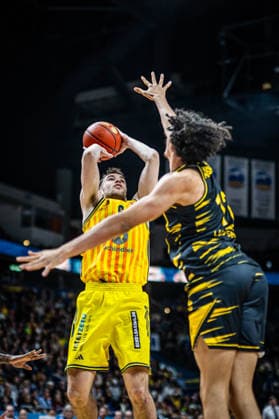 Basketball Berlin 29 12 2025 Season 2025 2026 EasyCredit BBL 1 Bundesliga Men, Men Alba Berlin MHP RIESEN Ludwigsburg Malte Delow Alba Berlin, No 06 Lenny Anigbata Ludwigsburg, No 12