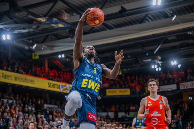 1 Basketball Bundesliga, easyCredit BBL, Season 2025 2026, Men, Main Round, Matchday 13, 29 12 2025, RASTA Vechta EWE Baskets Oldenburg Christopher Clemons 3 EWE Baskets Oldenburg at the Korbleger Vechta RASTA Dome Lower Saxony Germany