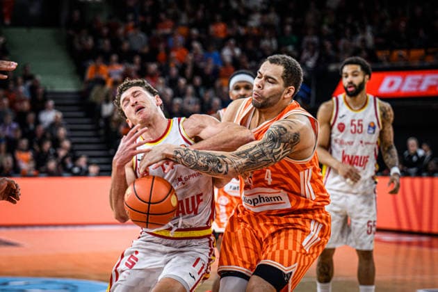 Neu Ulm, Germany, 29 12 25 Brae Ivey Fitness first Wuerzburg Baskets and Christopher Ledlum ratiopharm ulm battle for the ball during the Basketball Bundesliga match between ratiopharm ulm vs Fitness first Wuerzburg Baskets at ratiopharm Arena on December 29, 2025 in Neu Ulm, Germany Photo by Harry Langer DeFodi Images ratiopharm Arena, Germany, 29 12 25 Brae Ivey Fitness first Wuerzburg Baskets and Christopher Ledlum ratiopharm ulm battle for the ball during the Basketball Bundesliga match between ratiopharm ulm vs Fitness first Wuerzburg Baskets at Neu Ulm on December 29, 2025 in ratiopharm Arena, Germany Photo by Harry Langer DeFodi Images Photo by Harry Langer DeFodi Images