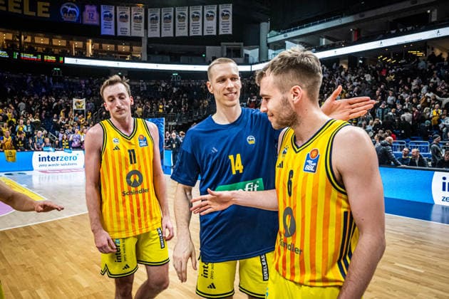 Basketball Berlin 29 12 2025 Season 2025 2026 EasyCredit BBL 1 Bundesliga Men, Men Alba Berlin MHP RIESEN Ludwigsburg Martynas Echodas Alba Berlin, No 14 Malte Delow Alba Berlin, No 06