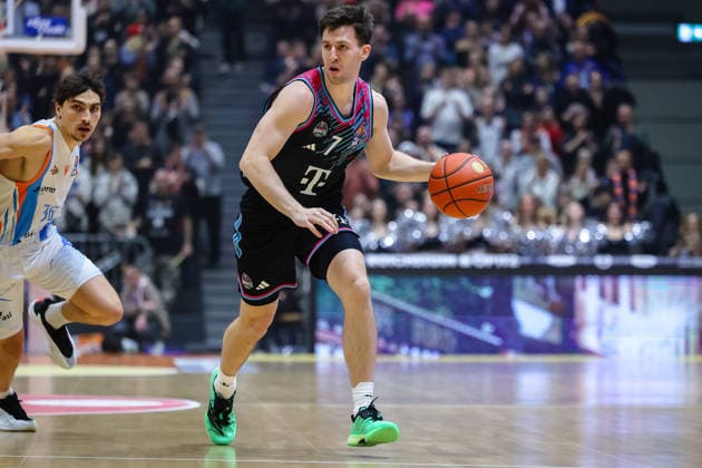 Grayson Murphy Telekom Baskets Bonn, 07 on the ball, Science City Jena vs Telekom Baskets Bonn, Basketball, easycredit Basketball Bundesliga, Matchday 13, Season 2025 2026, 29 12 2025, Science City Jena vs Telekom Baskets Bonn, Basketball, easycredit Basketball Bundesliga, Matchday 13, Season 2025 2026, 29 12 2025 Jena Copyright: xEibner-Pressefoto LauraxRoemerx EP_LRR