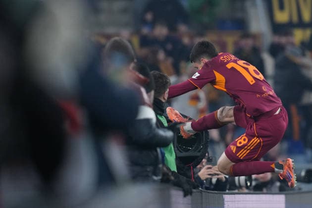 Roma™s Matias Soule celebrates after scoring during the Serie A EniLive soccer match between Roma and Genoa at the Rome s Olympic stadium, Italy - Monday December 29, 2025 - Soccer ( Photo by Alfredo Falcone LaPresse )  Copyright: xAlfredoxFalcone LaPressex
