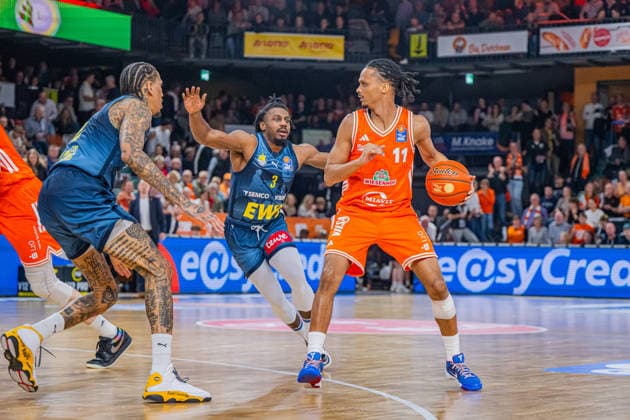1 Basketball Bundesliga, easyCredit BBL, Season 2025 2026, Men, Main Round, Matchday 13, 29 12 2025, RASTA Vechta EWE Baskets Oldenburg Alonzo Verge 11 RASTA Vechta in action Vechta RASTA Dome Lower Saxony Germany
