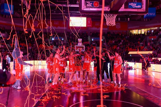 Exuberant joy at the ratiopharm ulm team after the end of the match GER, ratiopharm ulm vs Fitness First Wuerzburg Baskets, Basketball, Matchday 13, EasyCredit Bundesliga, Season 2025 2026, 29 12 2025 GER, ratiopharm ulm vs Fitness First Wuerzburg Baskets, Basketball, Matchday 13, EasyCredit Bundesliga, Season 2025 2026, 29 12 2025 New Ulm Copyright: xEibner-Pressefoto GeraldxOelze-dexStoppanyx EP_ODS