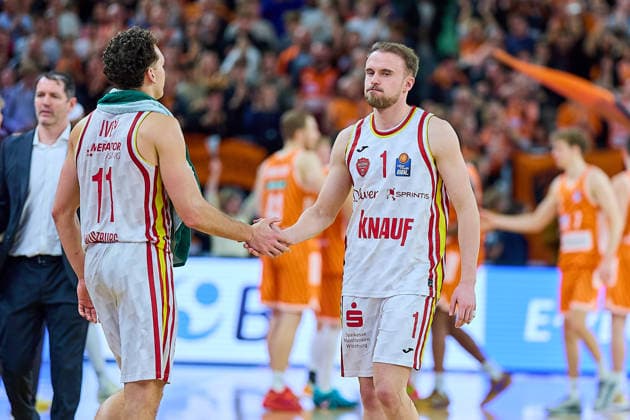 Meissa Faye ratiopharm ulm, 11 and Len Schoormann ratiopharm ulm, 01 disappointed, Disappointment after defeat GER, ratiopharm ulm vs Fitness First Wuerzburg Baskets, Basketball, Matchday 13, EasyCredit Bundesliga, Season 2025 2026, 29 12 2025 GER, ratiopharm ulm vs Fitness First Wuerzburg Baskets, Basketball, Matchday 13, EasyCredit Bundesliga, Season 2025 2026, 29 12 2025 New Ulm Copyright: xEibner-Pressefoto GeraldxOelze-dexStoppanyx EP_ODS