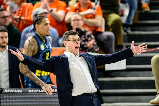 GER, EasyCredit BBL RASTA Vechta vs EWE Baskets Oldenburg 29 12 2025, RASTA Dome, Vechta, GER, EasyCredit BBL RASTA Vechta vs EWE Baskets Oldenburg in the picture Lazar Spasic Coach EWE Gestures, facial expressions, emotions in the coching zone on the sidelines, nordphotoxGmbHxx xKokenge nph00001