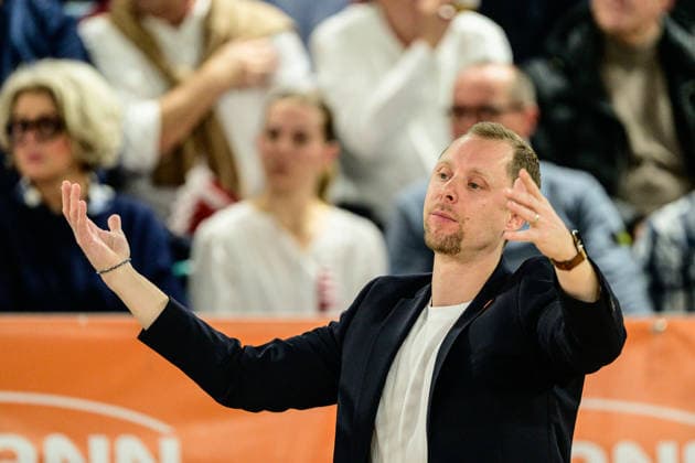 GER, EasyCredit BBL RASTA Vechta vs EWE Baskets Oldenburg 29 12 2025, RASTA Dome, Vechta, GER, EasyCredit BBL RASTA Vechta vs EWE Baskets Oldenburg in the picture Christian Held Coach Rasta Vechta Gestures, facial expressions, emotions in the coching zone on the sidelines, nordphotoxGmbHxx xKokenge nph00001