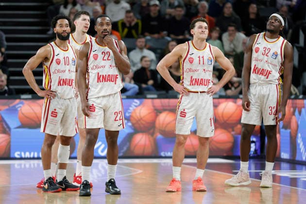 In the picture from left Davion Mintz Wuerzburg Baskets, 10 , Alen Pjanic Wuerzburg Baskets, 35 , Johnathan Stove Wuerzburg Baskets, 22 , Brae Ivey Wuerzburg Baskets, 11 and Charles Thompson Wuerzburg Baskets, 32 during a Coaches Challenge 29 12 2025, ratiopharm Ulm Fitness First Wuerzburg Baskets, easyCredit BBL, Matchday 13, Germany, Ulm, ratiopharm Arena, Copyright: HMBxMedia xJulienxBecker