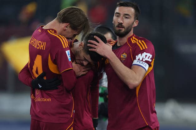 CALCIO - Serie A - AS Roma vs Genoa CFC Rome, Italy - December 29, 2025: Matias Soule of A.S. Roma score the goal and celebrate with team during the Serie A Enilive 2025-2026 football match between AS Roma vs Genoa CFC at Olympic Stadium. Rome Italy  Copyright: xIPAxSport ABACAx