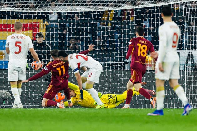December 29, 2025, Rome, ITALIA ROMA: Roma™s Evan Ferguson (L) scores the 3-0 goal during the Italian Serie A soccer match AS Roma vs Genoa CFC at the Olimpico stadium in Rome, Italy, 29 December 2025. ANSA ANGELO CARCONI. Soccer: Serie A; AS Roma Vs Genoa CFC  - ZUMAa110 20251229_zaf_a110_048 Copyright: xAngeloxCarconix