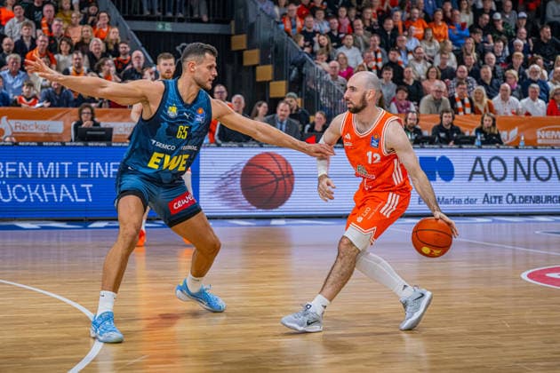 1 Basketball Bundesliga, easyCredit BBL, Season 2025 2026, Men, Main Round, Matchday 13, 29 12 2025, RASTA Vechta EWE Baskets Oldenburg Tommy Kuhse 12 RASTA Vechta in action Vechta RASTA Dome Lower Saxony Germany