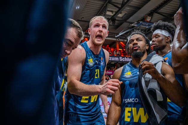 1 Basketball Bundesliga, easyCredit BBL, Season 2025 2026, Men, Main Round, Matchday 13, 29 12 2025, RASTA Vechta EWE Baskets Oldenburg Seth Hinrichs 21 EWE Baskets Oldenburg after the game Vechta RASTA Dome Lower Saxony Germany