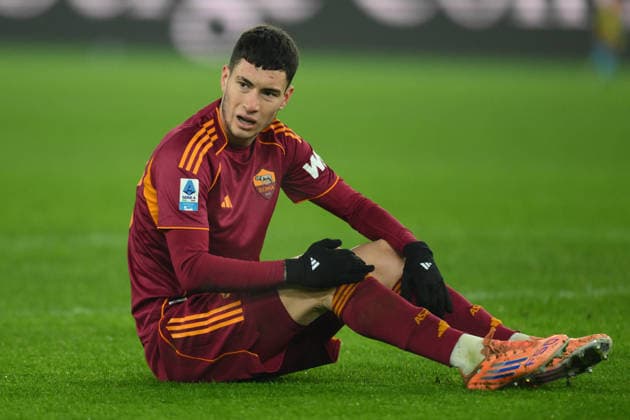 Foto IPP Roberto Ramaccia Roma 29 12 2025 Campionato di Calcio Serie A 2025 2026 Roma vs Genoa Nella foto Matias Soule of AS Roma infortunio Italy Photo Press - World Copyright Roma italy Italia ITALY  Copyright: xR4924_italyphotopressx