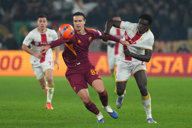 Daniele Ghilardi of AS Roma and Johan Vasquez of Genoa CFC during the Serie A 2025 2026 football match between AS Roma and Genoa CFC at Stadio Olimpico in Rome (Italy), December 29, 2025. AntoniettaxBaldassarre