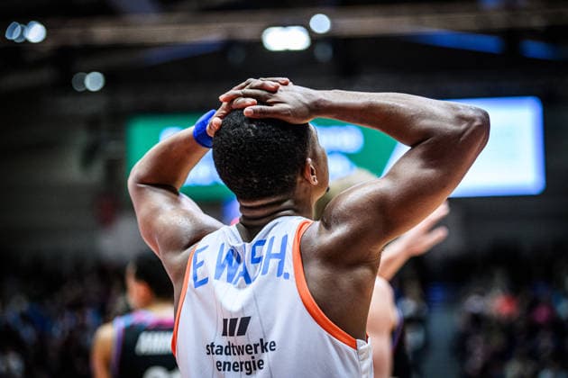 easycredit BBL Basketball Bundesliga 2025 2026 13 Matchday 29 12 2025 Science City Jena vs Telekom Baskets Bonn Eric Washington Jena puts his arms over his head, disappointed Sparkassen Arena
