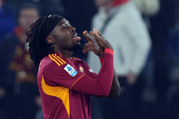 Football: Serie A Enilive 2025-2026 match AS Roma vs Genoa CFC Rome, Italy - December 29, 2025: Manu Kone of A.S. Roma score the goal and celebrate with the team during the Serie A Enilive 2025-2026 football match between AS Roma vs Genoa CFC at Olympic Stadium. rome olympic stadium italy italy Copyright: xmarcoxiacobucci