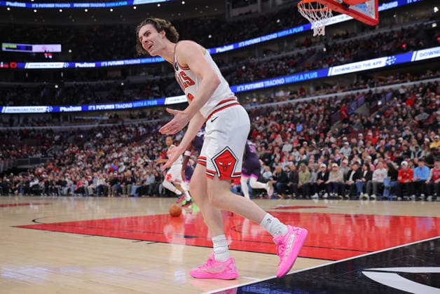 CHICAGO, IL - DECEMBER 29: Josh Giddey 3 of the Chicago Bulls reacts to a no call during the first half against the Minnesota Timberwolves on December 29, 2025 at the United Center in Chicago, Illinois. (Photo by Melissa Tamez Icon Sportswire) NBA, Basketball Herren, USA DEC 29 Minnesota Timberwolves at Chicago Bulls EDITORIAL USE ONLY Icon251229005