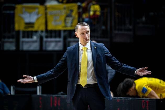 Basketball Berlin 29 12 2025 Season 2025 2026 EasyCredit BBL 1 Bundesliga Men, Men Alba Berlin MHP RIESEN Ludwigsburg Mikko Riipinen Ludwigsburg, Coach