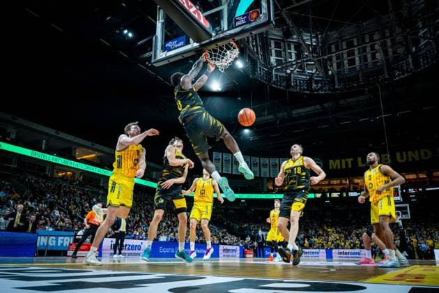 Basketball Berlin 29 12 2025 Season 2025 2026 EasyCredit BBL 1 Bundesliga Men, Men Alba Berlin MHP RIESEN Ludwigsburg Babacar Sane Ludwigsburg, No 00