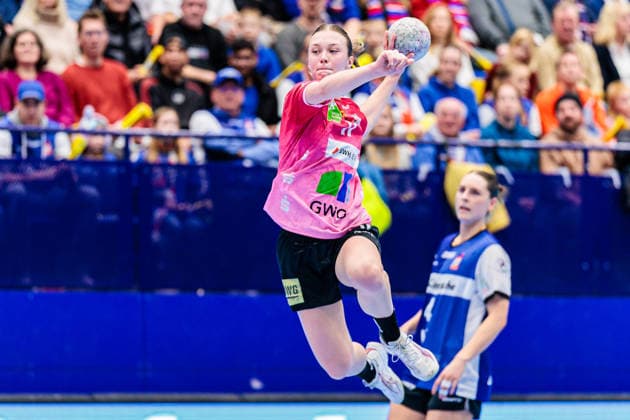 Emma Hertha SV Union Halle Neustadt, 17 in goal throw GER, HSG Blomberg Lippe vs SV Union Halle Neustadt, Handball, 1 Bundesliga Women, Matchday 10, Season 2025 2026, 30 12 2025 GER, HSG Blomberg Lippe vs SV Union Halle Neustadt, Handball, 1 Bundesliga Women, Matchday 10, Season 2025 2026, 30 12 2025 Lemgo Copyright: xEibner-Pressefoto JanxRollingerx EP_JSK