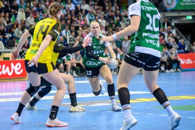 Handball Women 1 Bundesliga HBF Season 2025 2026 10 Matchday VfL Oldenburg vs Borussia Dortmund 30 12 2025 Lotta Röpcke 22, VfL Oldenburg