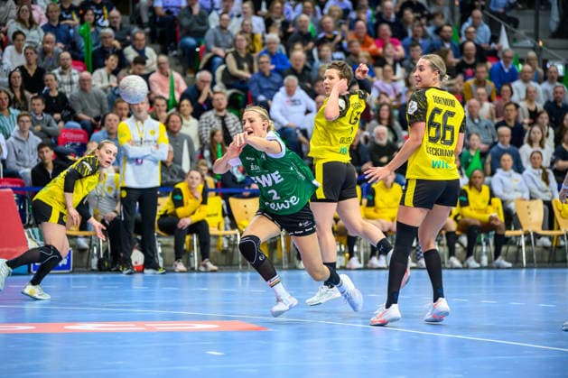 Handball Women 1 Bundesliga HBF Season 2025 2026 10 Matchday VfL Oldenburg vs Borussia Dortmund 30 12 2025 Lisa Borutta 2, VfL Oldenburg