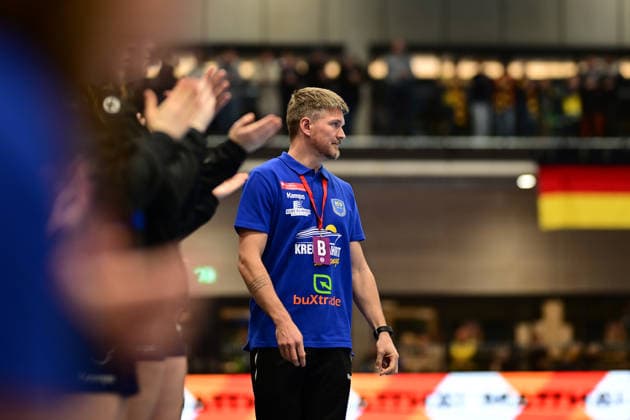 Handball I Women I Season 2025 2026 I 1 HBF I 10 Matchday I Buxtehuder SV HSG Bensheim Auerbach I 30 12 2025 The New Buxtehude Coach Nicolaj Bredekjaer Andersson Buxtehuder Sportverein Buxtehude Halle Nord Niedersachsen Germany Copyright: xLobeca FelixxSchlikisx