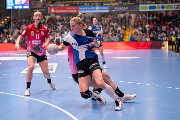 HSG Blomberg Lippe GER vs SV Union Halle Neustadt GER , Handball, 1 Handball Bundesliga Women, 10 Matchday, 30 12 2025, Season 2025 2026, Lemgo Alexia Hauf HSG Blomberg Lippe, 31 is stopped in the goal throw Lemgo Phoenix Contact Arena Germany