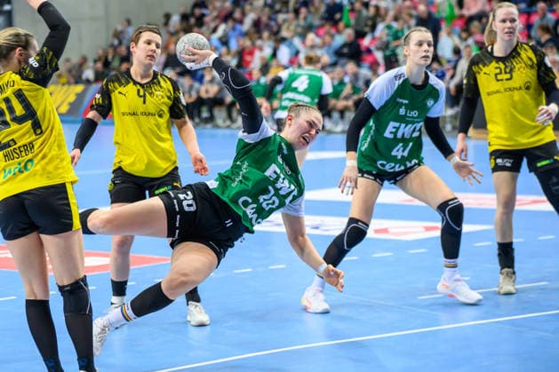 Handball Women 1 Bundesliga HBF Season 2025 2026 10 Matchday VfL Oldenburg vs Borussia Dortmund 30 12 2025 Ariane Pfundstein 20, VfL Oldenburg