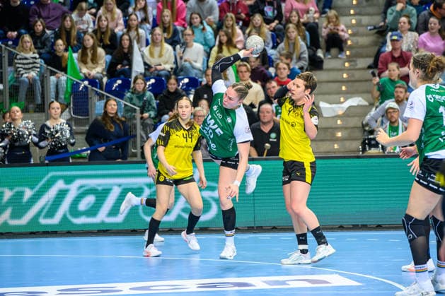 Handball Women 1 Bundesliga HBF Season 2025 2026 10 Matchday VfL Oldenburg vs Borussia Dortmund 30 12 2025 Ariane Pfundstein 20, VfL Oldenburg