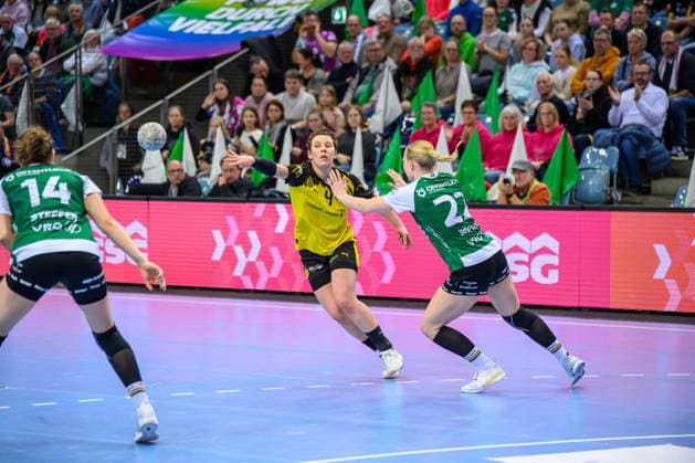 Handball Women 1 Bundesliga HBF Season 2025 2026 10 Matchday VfL Oldenburg vs Borussia Dortmund 30 12 2025 Alina Grijseels 4, Borussia Dortmund