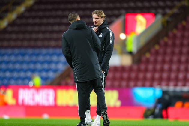 Burnley v Newcastle United, Premier League Nick Woltemade Of Newcastle United & Malick Thiaw Of Newcastle United Inspects the pitch during the Burnley v Newcastle United Premier League match at Turf Moor, Burnley, England on 30 December 2025 Credit: Lee Keuneke Every Second Media Editorial use only. All images are copyright Every Second Media Limited. No images may be reproduced without prior permission. All rights reserved. Premier League and Football League images are subject to licensing agreements with Football DataCo Limited. see https: www.football-dataco.com Copyright: xIMAGO EveryxSecondxMediax ESM-1730-0021 LeexKeunekex xEveryxSecondxMediax