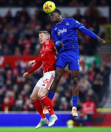 Thierno Barry of Everton and Oleksandr Zinchenko of Nottingham Forest Nottingham Forest v Everton, Premier League, Football, City Ground, Nottingham, UK - 30 Dec 2025Nottingham City Ground United Kingdom EDITORIAL USE ONLY No use with unauthorised audio, video, data, fixture lists, club league logos or live services. Online in-match use limited to 120 images, no video emulation. No use in betting, games or single club league player publications. Copyright: xMattxWest Shutterstockx 16216219z