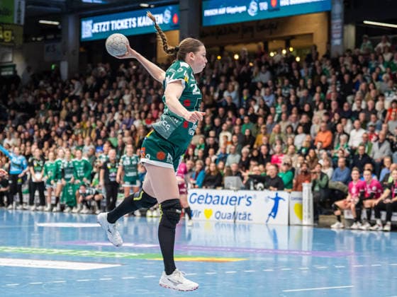 Luisa Scherer Frisch Auf Women, 24 on the counterattack, Frisch Auf Goeppingen vs TuS Metzingen, Handball, 1 Bundesliga, Season 2025 2026, 30 12 2025 Frisch Auf Goeppingen vs TuS Metzingen, Handball, 1 Bundesliga, Season 2025 2026, 30 12 2025 Goeppingen Copyright: xMichaelxSchmidt Eibner-Pressefotx EP_MST