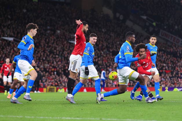 Fußball Premier League Manchester United v Wolverhampton Wanderers 30. Dezember 2025 Premier League Manchester United v Wolverhampton Wanderers Joshua Zirkzee von Manchester United erzielt das erste Tor Foto Simon Stacpoole Abseits Manchester UK  Copyright: xSimonxStacpoolexOffside