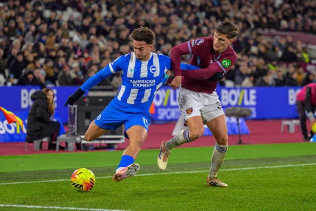 Charalampos Kostoulas (19 Brighton & Hove Albion) and Freddie Potts (32 West Ham United) during the Premier League game between West Ham United vs Brighton & Hove Albion at London Stadium in London, England. (Photo by Keeran Marquis Sports Press Photo SPP) Copyright: xKeeranxMarquis SPPx Sportspressphoto_SPR77833
