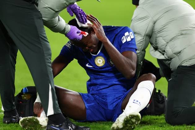Trevoh Chalobah of Chelsea receives treatment at full time after a clash of heads with Marcos Senesi of Bournemouth Chelsea v AFC Bournemouth, Premier League, Football, Stamford Bridge, London, UK - 30 Dec 2025London Stamford Bridge United Kingdom EDITORIAL USE ONLY No use with unauthorised audio, video, data, fixture lists, club league logos or live services. Online in-match use limited to 120 images, no video emulation. No use in betting, games or single club league player publications.  Copyright: xSimonxDael Shutterstockx 16216216bh
