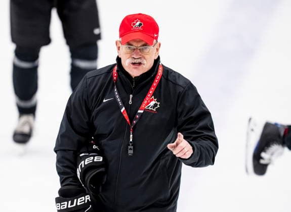 December 30, 2025, Minneapolis, Mn, Canada: eTeam Canada assistant coach Gardiner MacDougall gestures at a practice during the 2026 IIHF World Junior Championship, in Minneapolis on Tuesday, Dec. 30, 2025. Canada News - December 30, 2025  - ZUMAc35_ 20251230_zaf_c35_001 Copyright: xChristopherxKatsarovx