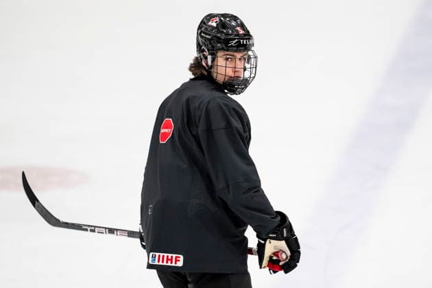 December 30, 2025, Minneapolis, Mn, Canada: Canada s Carson Carels (5) practices during the 2026 IIHF World Junior Championship, in Minneapolis on Tuesday, Dec. 30, 2025. Canada News - December 30, 2025  - ZUMAc35_ 20251230_zaf_c35_014 Copyright: xChristopherxKatsarovx