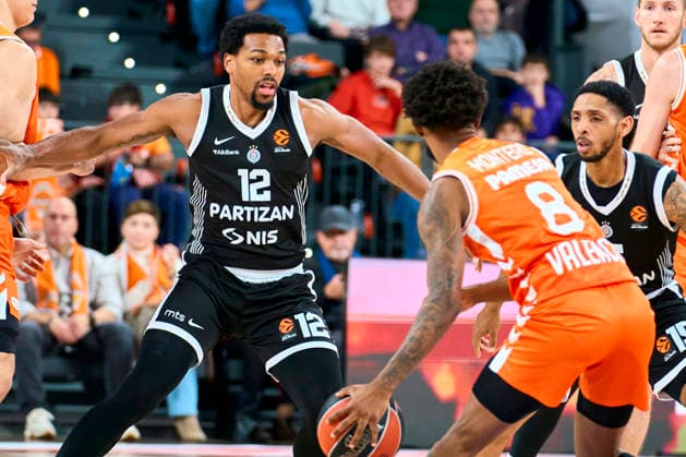 December 30, 2025, Valencia, Spain: Jean Montero of Valencia basket and Sterling Brown (Partizan Mozzart Bet Belgrade) in action during the Euroleague Regular Season Round 19 between Valencia Basket and Partizan Mozzart Bet Belgrade at Roig Arena Stadium. Final score; Valencia Basket 86:63 Partizan Mozzart Bet Belgrade Valencia Spain - ZUMAs197 20251230_aaa_s197_246 Copyright: xGermanxVidalxPoncex