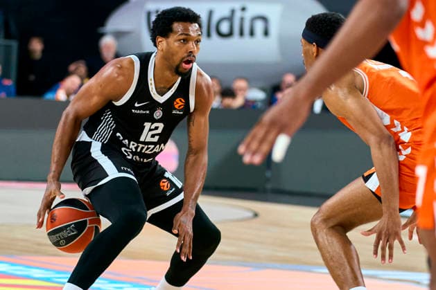 December 30, 2025, Valencia, Spain: Sterling Brown (Partizan Mozzart Bet Belgrade) in action during the Euroleague Regular Season Round 19 between Valencia Basket and Partizan Mozzart Bet Belgrade at Roig Arena Stadium. Final score; Valencia Basket 86:63 Partizan Mozzart Bet Belgrade Valencia Spain - ZUMAs197 20251230_aaa_s197_255 Copyright: xGermanxVidalxPoncex